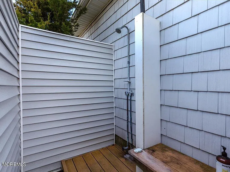 108 Glimmer Glass Cir — Photo 29