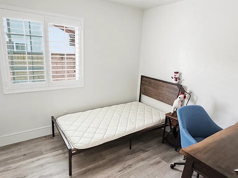 12426 Lilac Ct — Photo 3