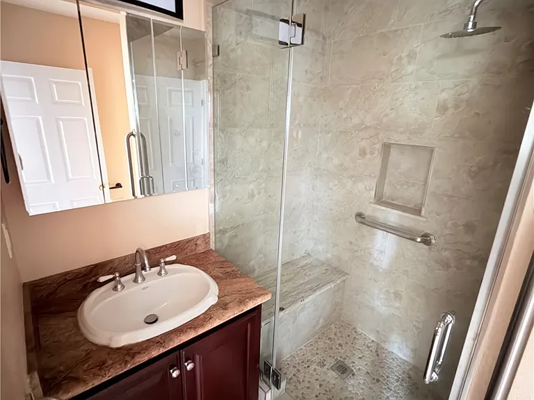 8018 Radford Ave — Photo 11