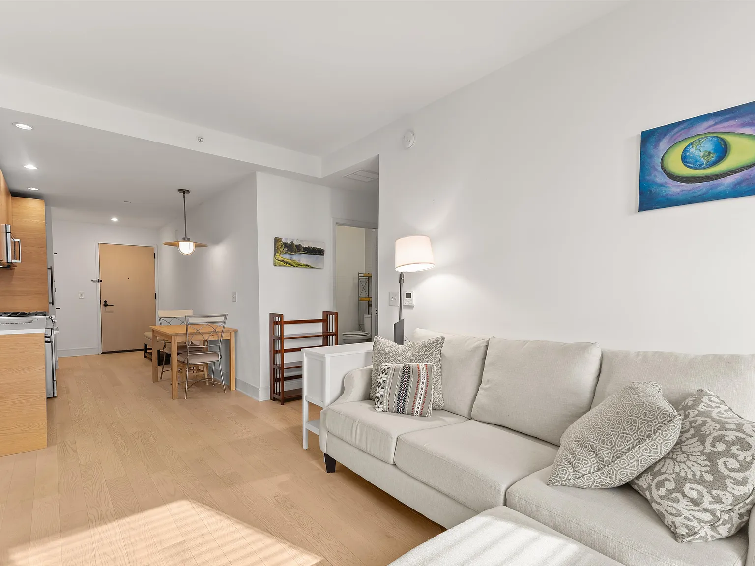 1 bed, 1.0 bath, 622 sqft, $3,300 — Photo 3