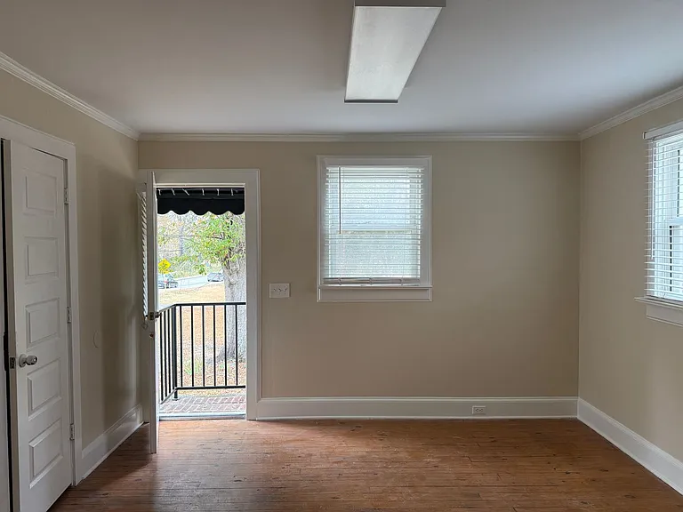 812 E Main St — Photo 7
