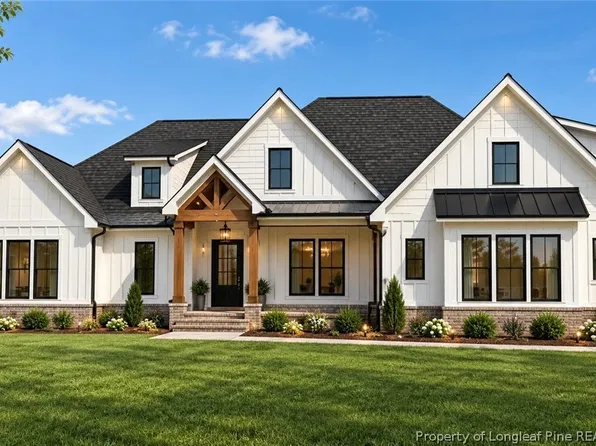 5853 Dottie Cir, Hope Mills, NC 28343