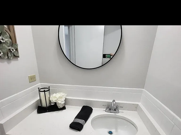 9S201 Lake Dr #207 — Photo 6