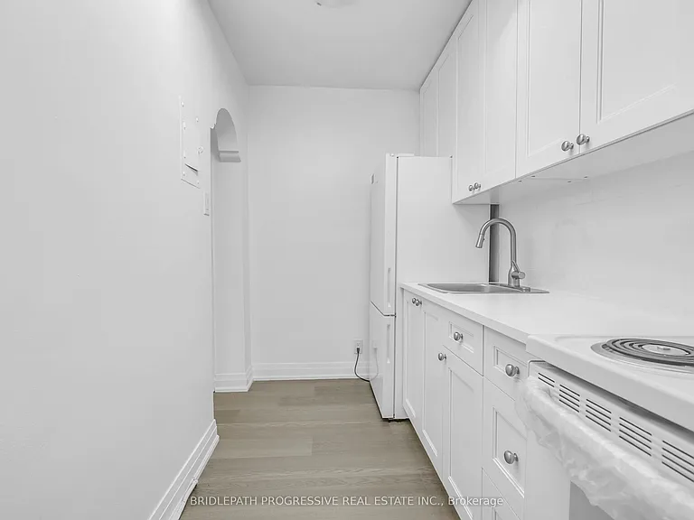 894 Eglinton Ave W #1 — Photo 14