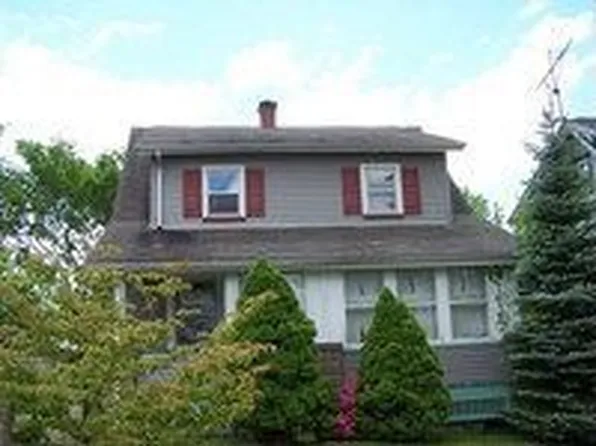 333 Hazel St, Girard, OH 44420