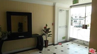 5th image of 4733 W Elmwood Ave #404