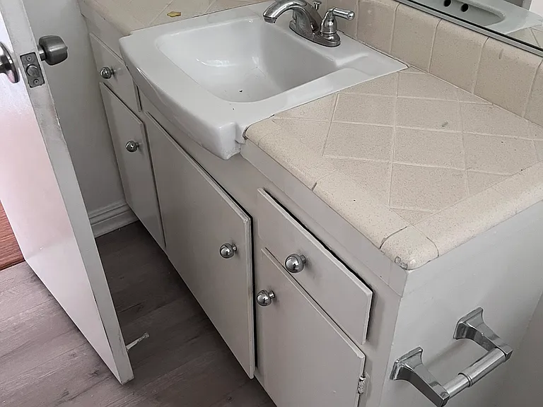 13824 Christine Dr #5 — Photo 8