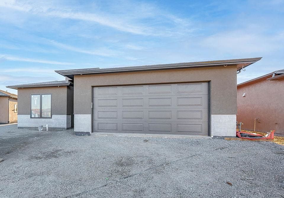 2nd image of 2699 Meadowcrest Ct