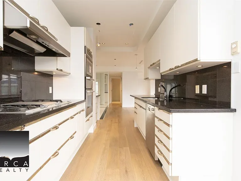 1500 Alberni St #18B — Photo 6