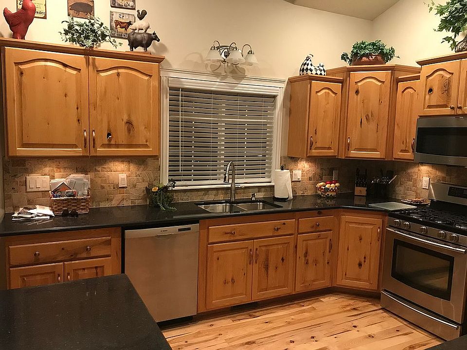 2nd image of 36 N Hastings Dr