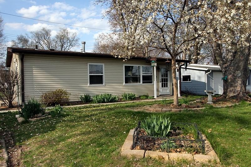 1st image of 416 Douglass Ct