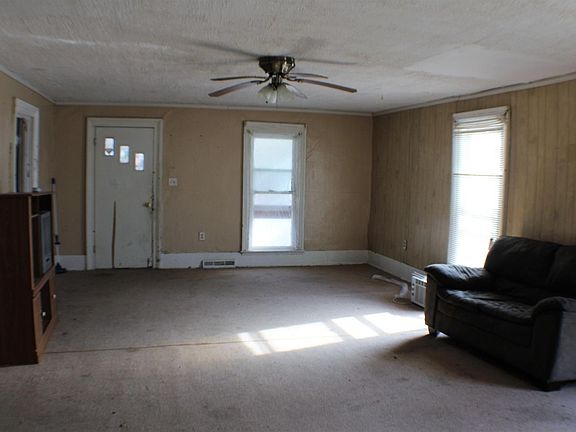 3rd image of 1219 Cottonwood St