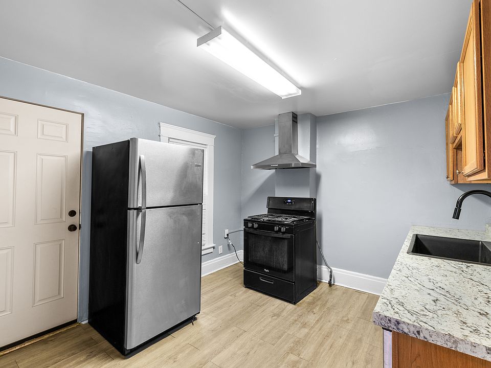 1st image of 35 Auburn Ave #1
