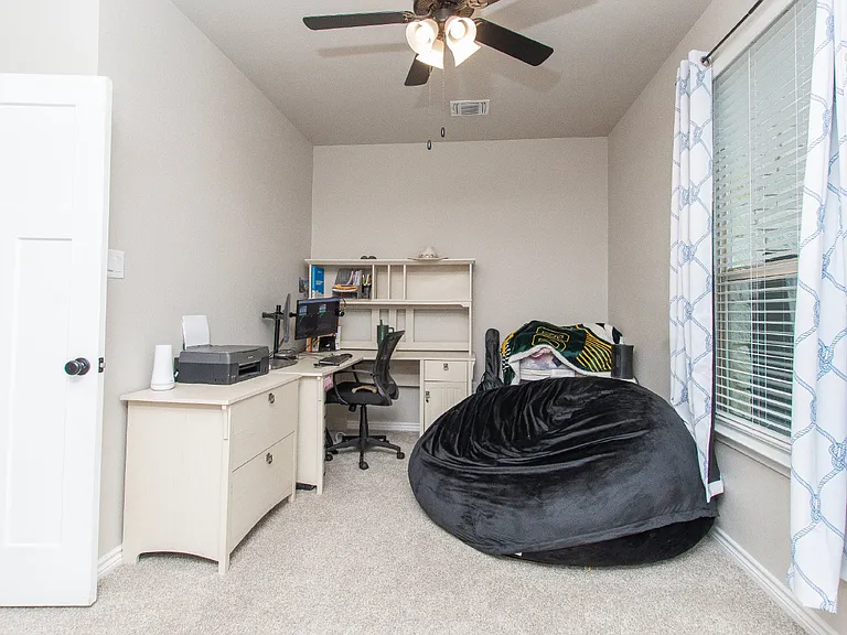 1756 Meadow Crest Dr — Photo 20