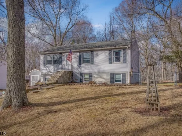 64 Summit Dr, Wantage Twp., NJ 07461