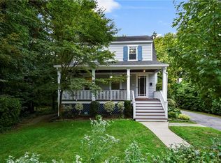 65 W Brookside Dr, Larchmont, NY 10538