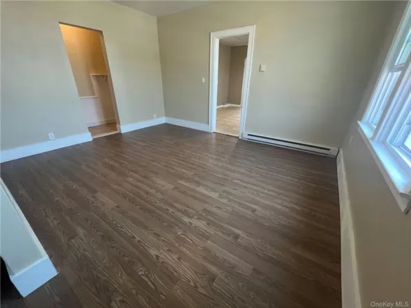 3 Baldwin Pl #3, Bethpage, NY 11714