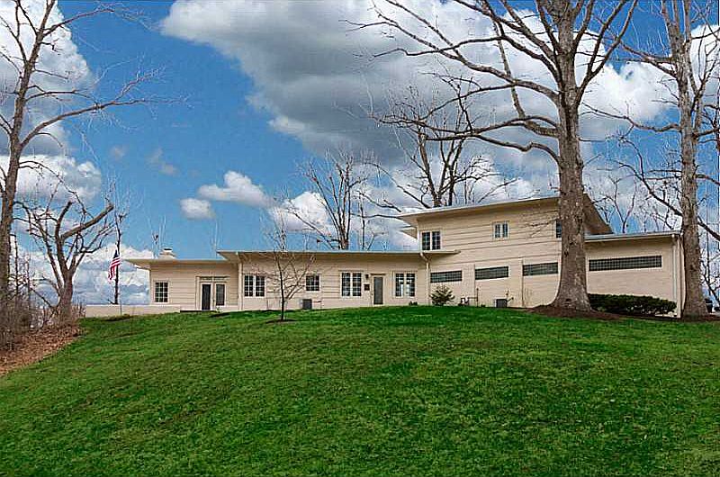 1st image of 7155 Lakeside Dr