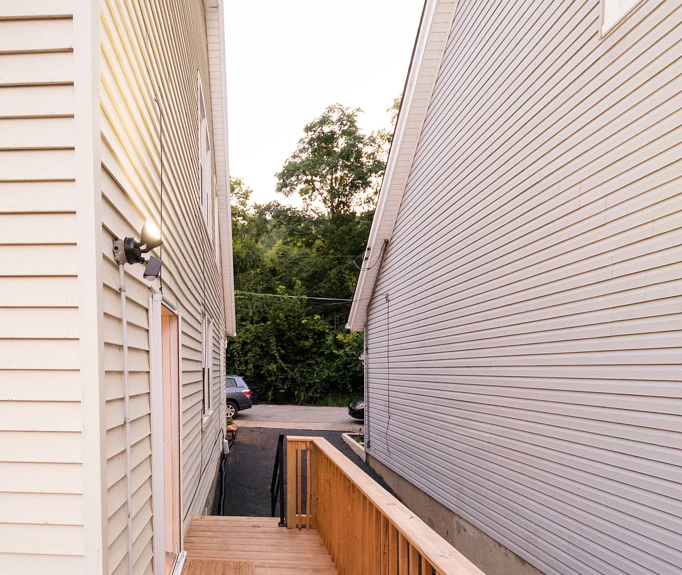 3 bed, 1003 sqft, $2,700 — Photo 3