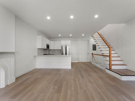 3rd image of 206 Quincy St #2