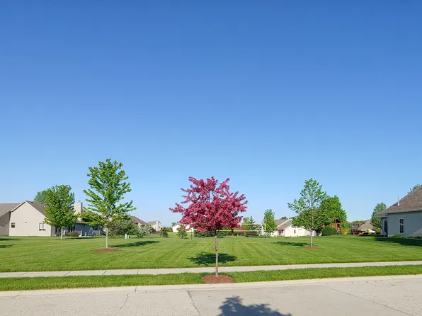 271 E Redding Cir, Belgium, WI 53004