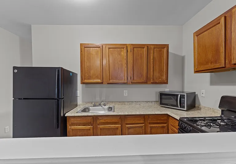 209 N Patterson Park Ave — Photo 6