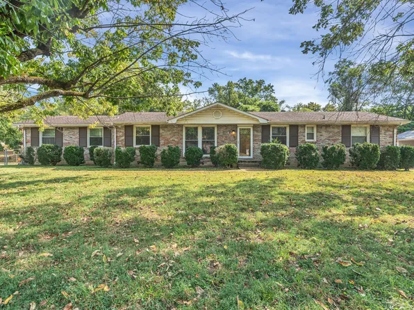 2012 Forrest Green Dr, Nashville, TN 37216