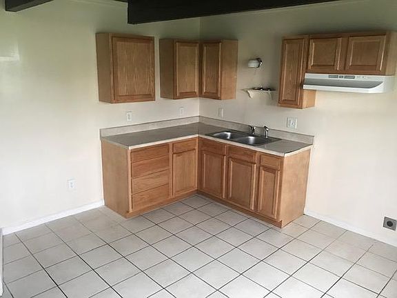 3rd image of 3028-3102 23rd St