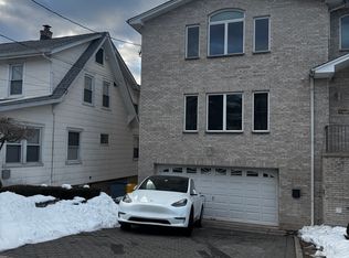 227A 3rd St #A, Palisades Park, NJ