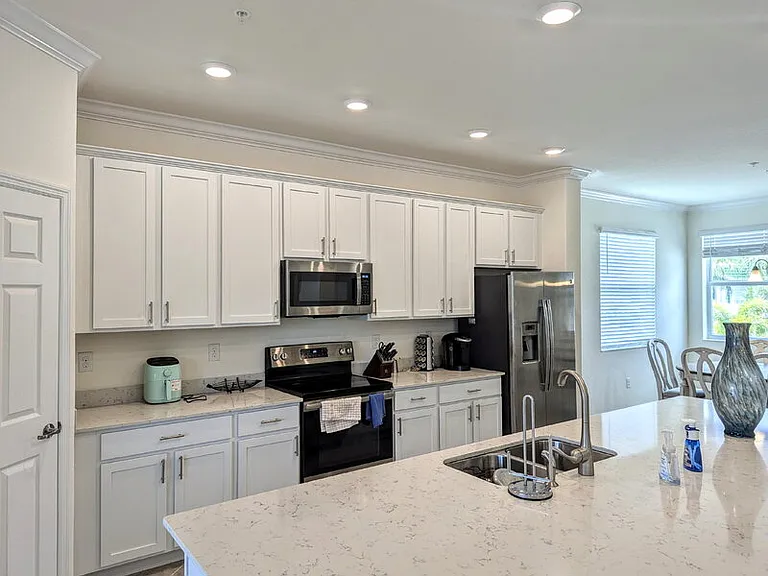 923 Tidewater Shores Loop — Photo 11