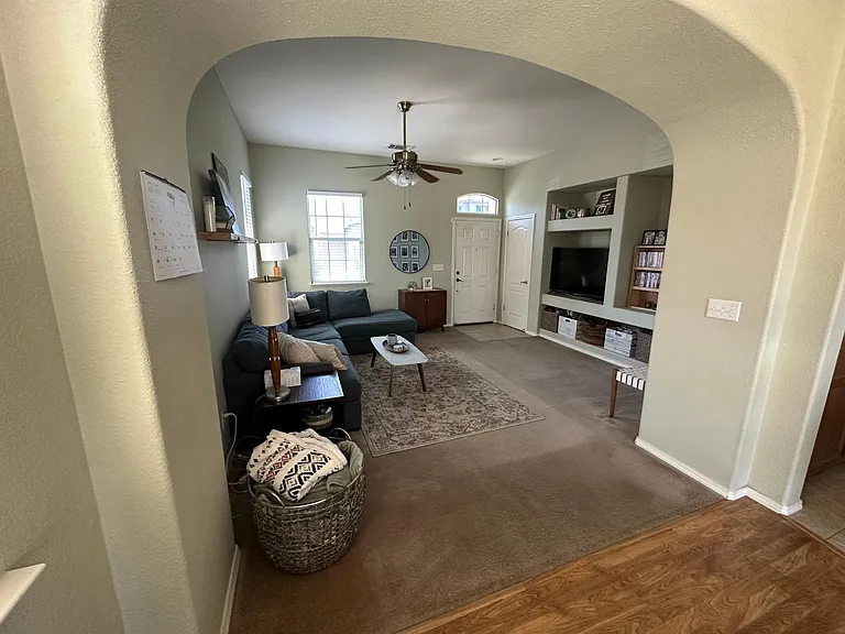 675 W Edinburgh Ln — Photo 3