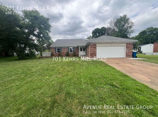 701 Kehrs Mill Rd, Ballwin, MO 63011