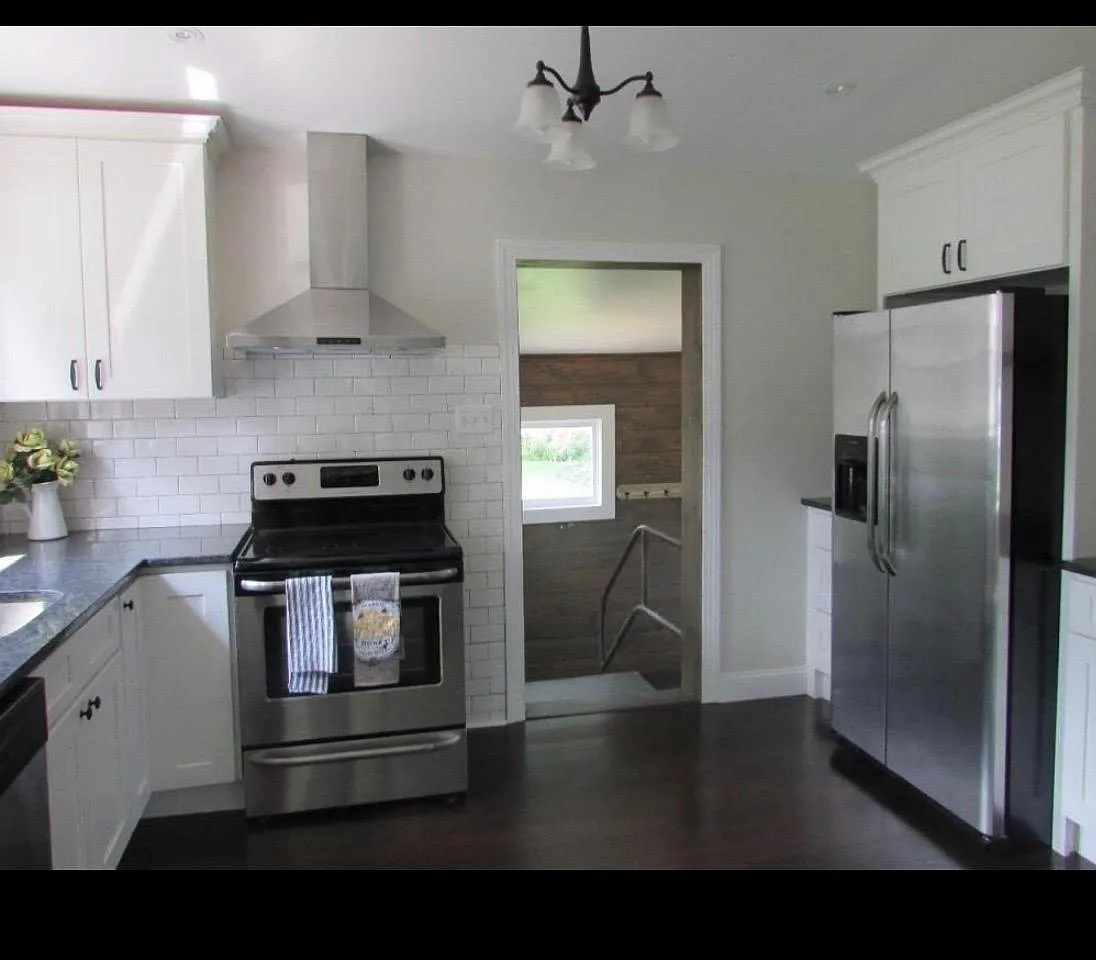 951 Church St — Photo 4