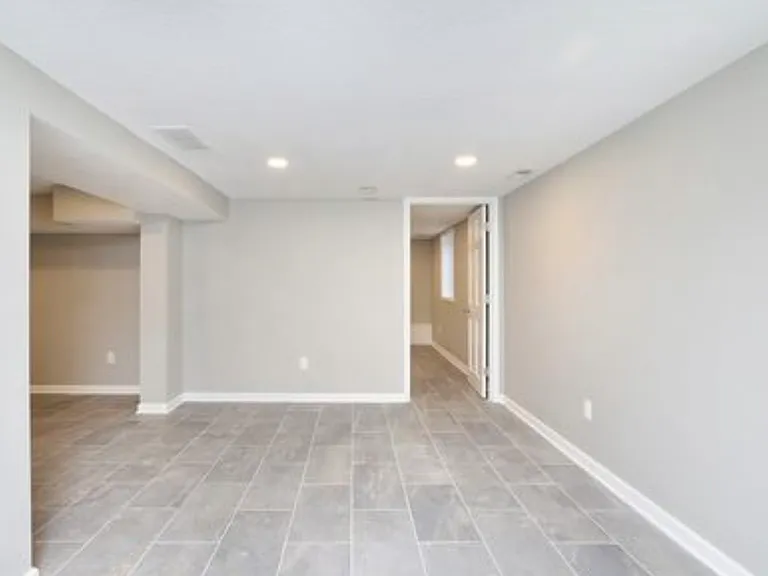 212 Thornton Ave — Photo 26