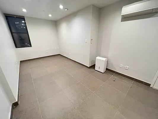 Rented by Tapiro Realty | media 7