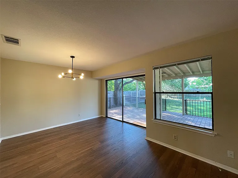 8905 Bridgewood Trl — Photo 6