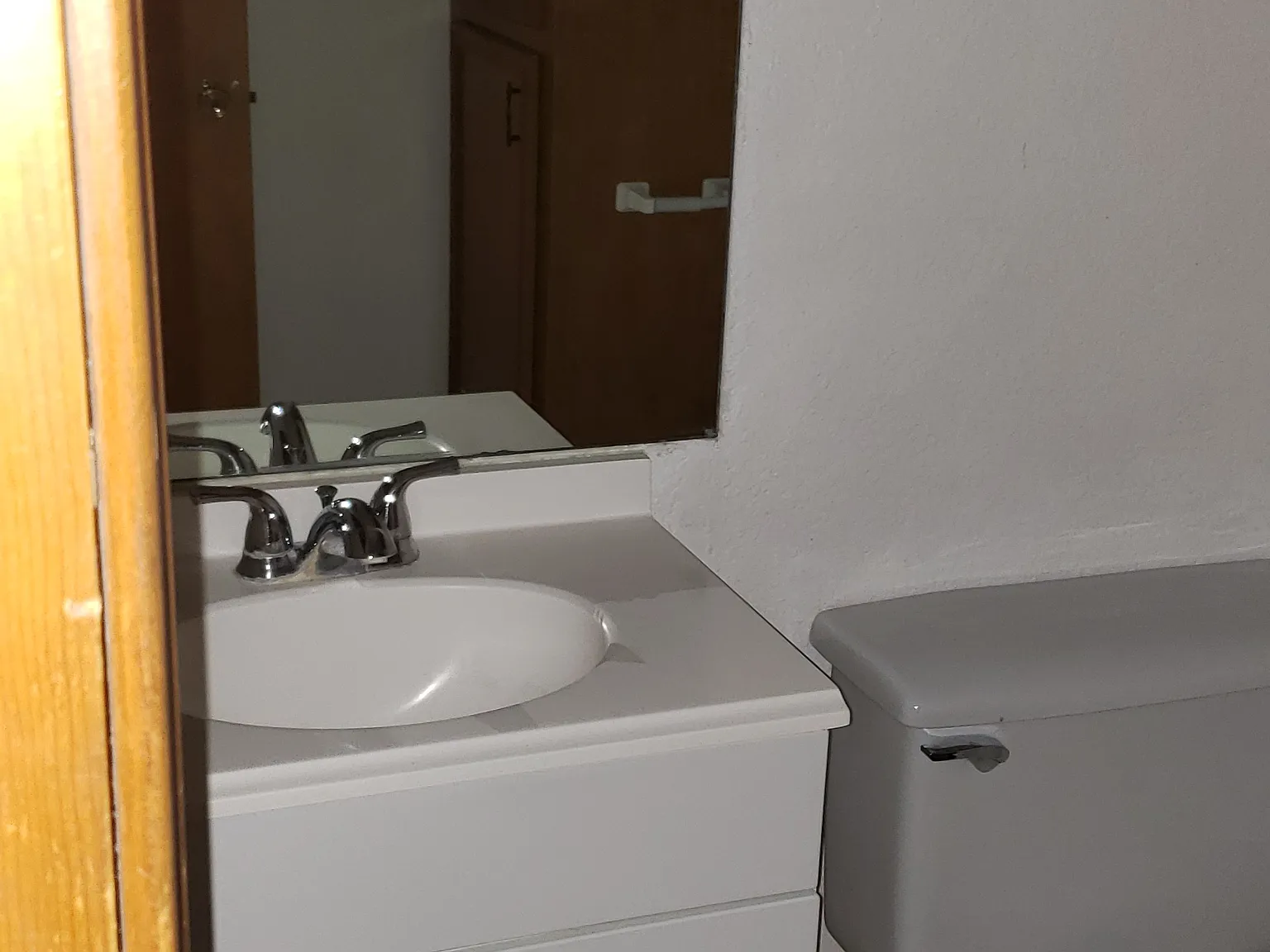 2 bed, 1.5 bath, 800 sqft, $800 — Photo 2