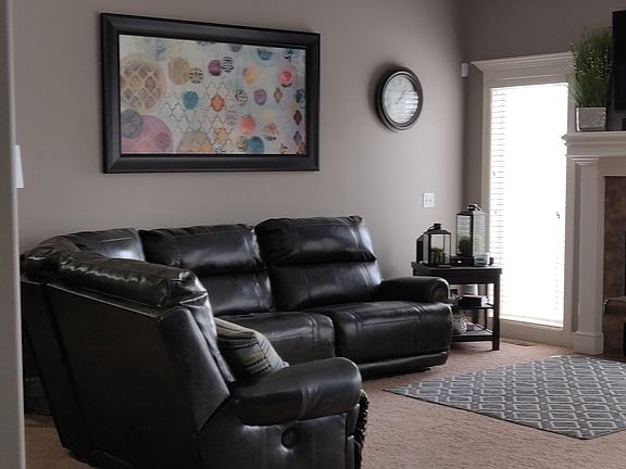 20ft vaulted ceilings