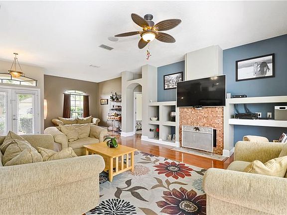 4th image of 1058 Palm Cove Dr
