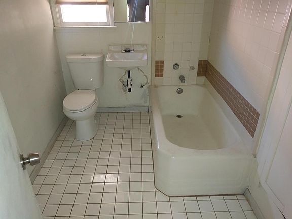 5th image of 15430 6th St