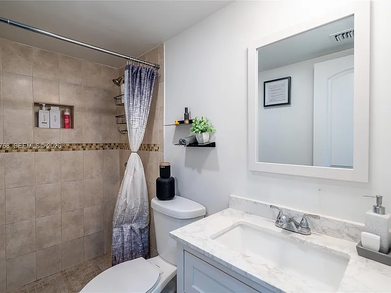 9340 Lagoon Pl #304 — Photo 15