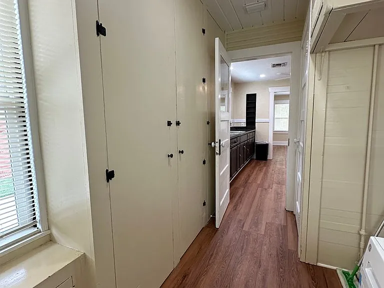 210 Las Flores Ave — Photo 17