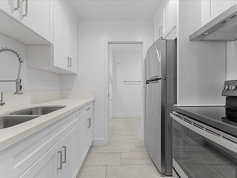2736 Pomeroy Ave — Photo 5
