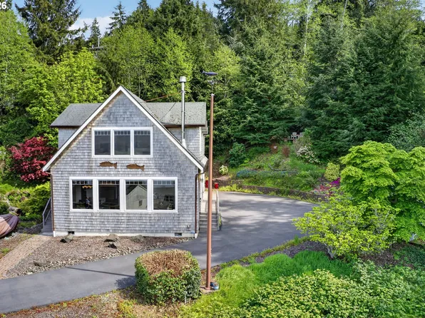 567 3rd St, Wheeler, OR 97147