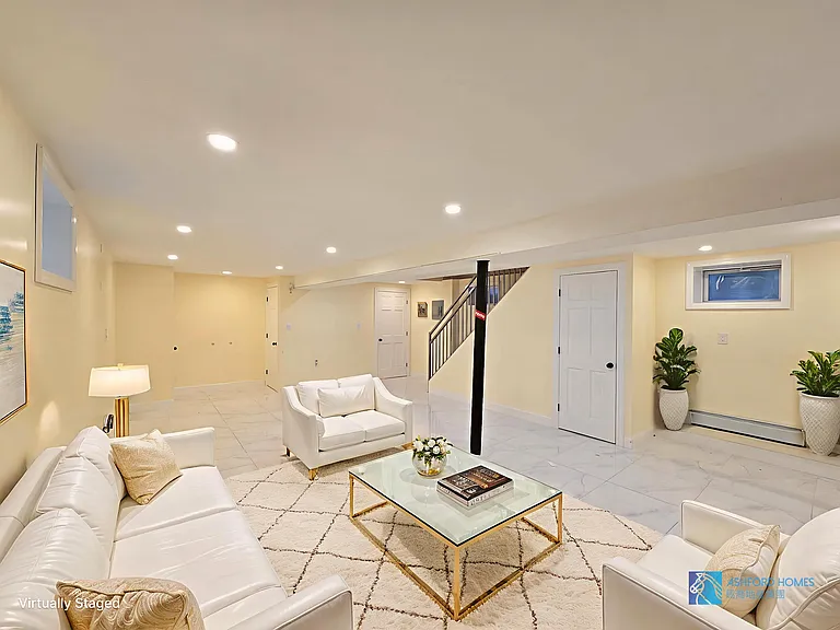 2154 E 23rd St #1 — Photo 8