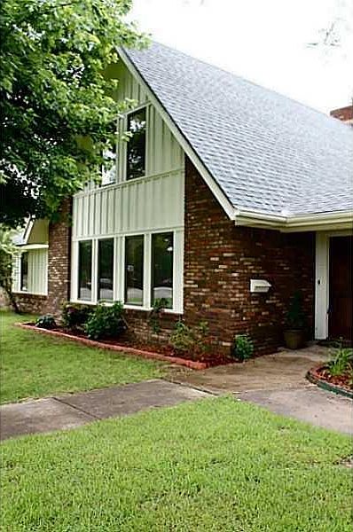 2nd image of 607 Elmdale Ln