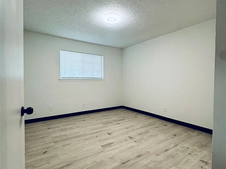 1319 Brenda Ln #B — Photo 15