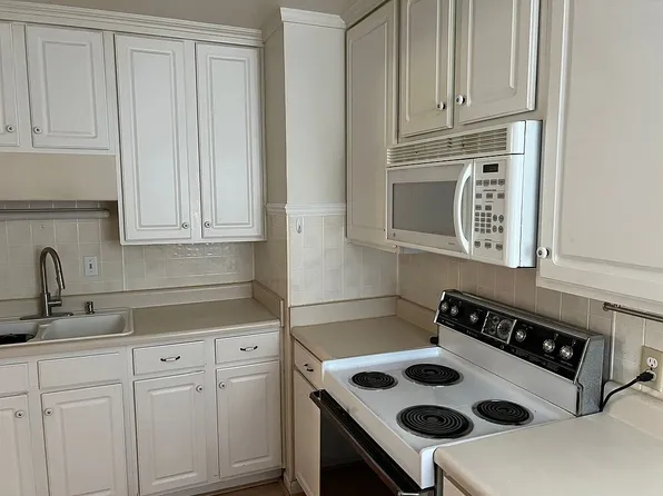 501 N Fairbanks Ave, Clarksville, IN 47129