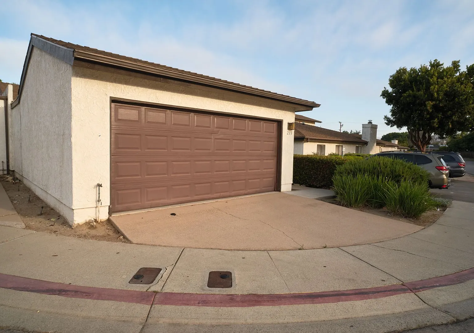 Lovely 3 Bedroom Townhome! — Photo 3