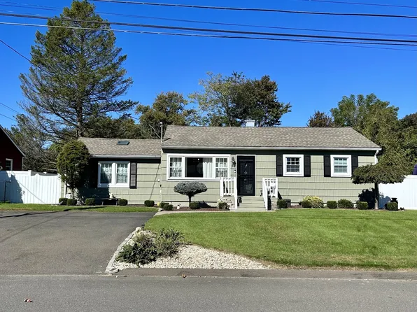 34 Kings Court, Derby, CT 06418